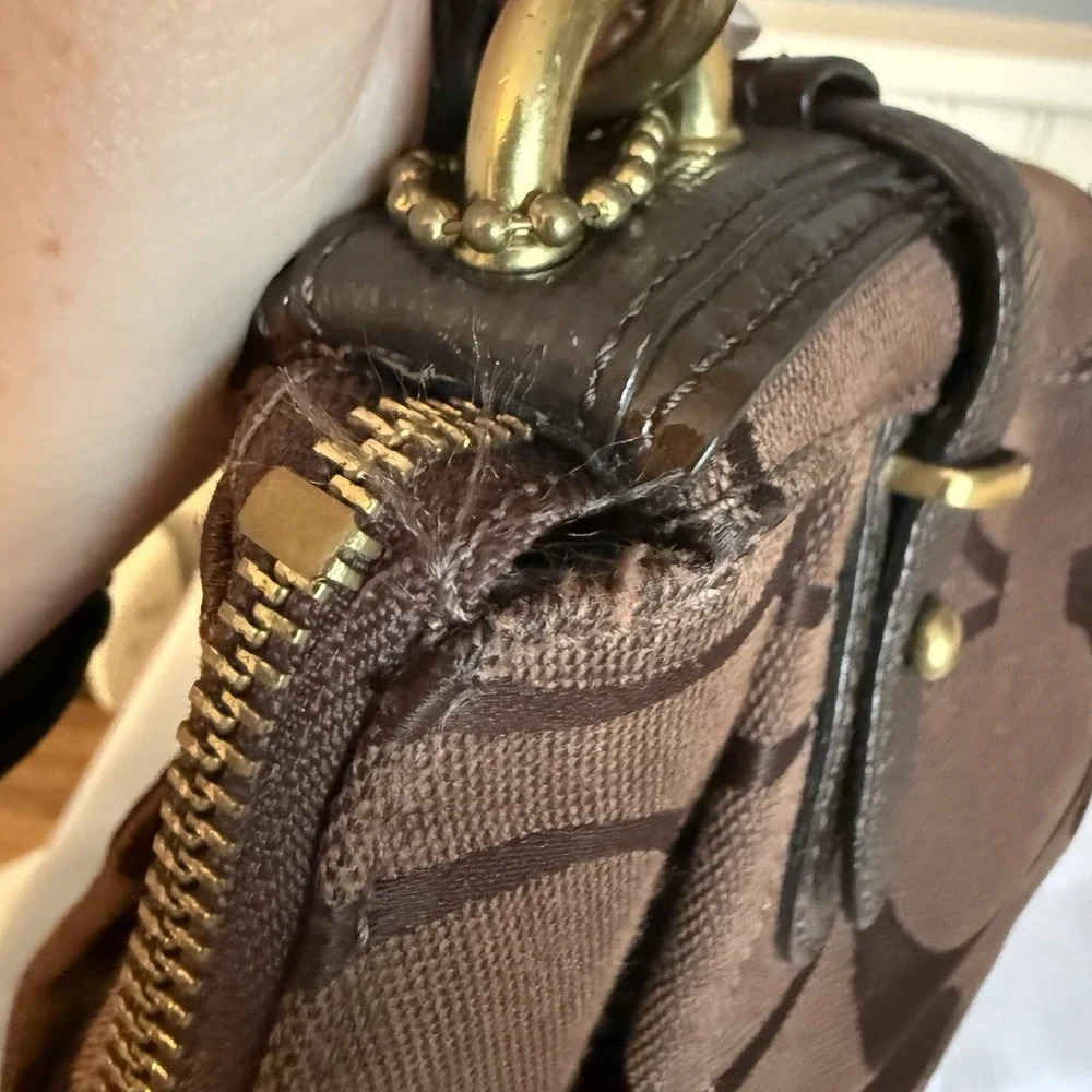 COACH Shoulder Bag Purse Signature C 23072M Chocolate Brown Canvas Leather